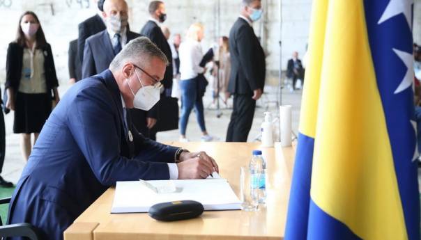Đukanović: U Potočarima riječi gube na značaju