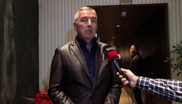 Đukanović: Ustoličenja neće biti, riješiti status pravoslavne crkve