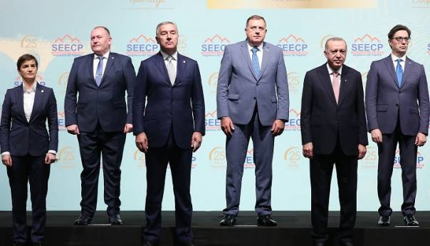 Đukanović: Zastoji ka EU loši za region