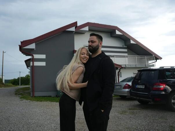 Đula Drini progovorila o ljubomori u braku, suprugu brani jedno...