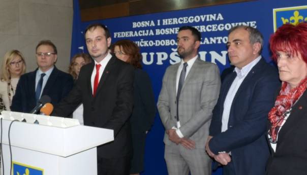 Dnevni red nije usvojen, opozicija prijeti napuštanjem sjednice Skupštine ZDK-a