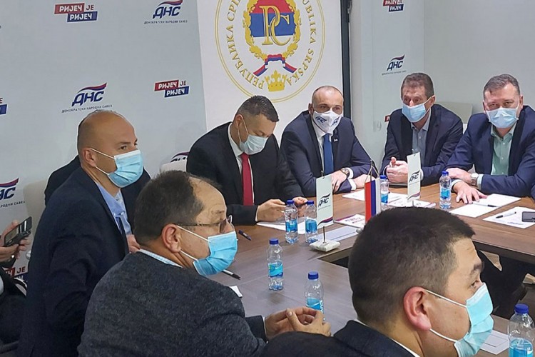DNS odgovorio SNSD-u: Neće im uspjeti da nas podijele