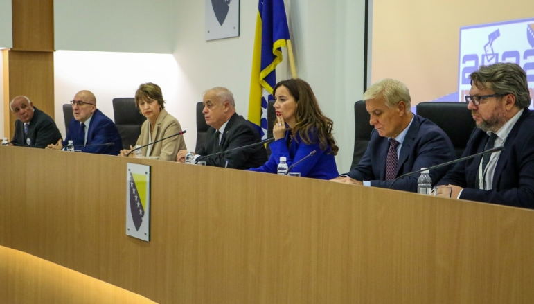 Do 15 sati u BiH glasao 1.164.261 birač