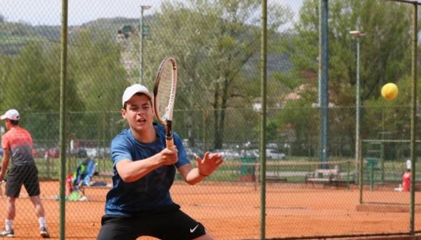 Dobojlija Marko Maksimović pobjednik 21. teniskog turnira 'Zenica open 2021'