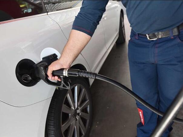 Dobre vijesti ukoliko planirate odmor u Crnoj Gori: Pojeftinile sve vrste goriva