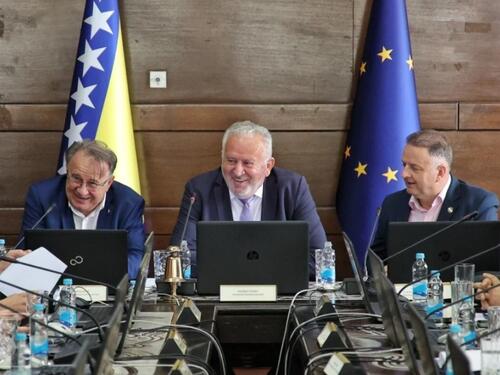 Poslodavci mogu isplatiti do 400 KM pomoći bez poreza