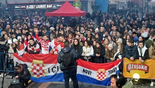 Doček Daliću u Livnu: Publika uzvikivala 'Za dom spremni'