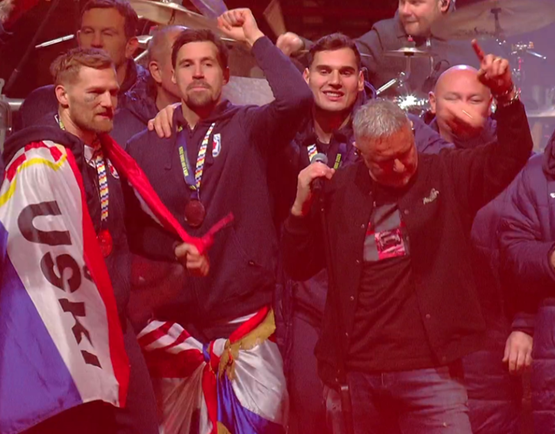 Sport i politika: Thompson, ipak, pjevao na dočeku rukometaša Hrvatske