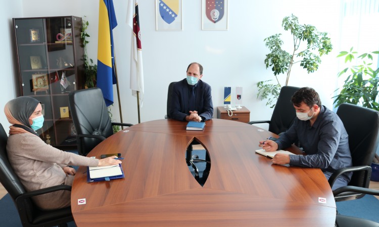 Dodatno jačati poziciju Ureda za borbu protiv korupcije i upravljanja kvalitetom