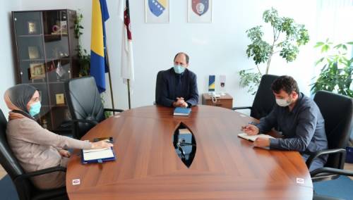 Dodatno jačati poziciju Ureda za borbu protiv korupcije i upravljanja kvalitetom