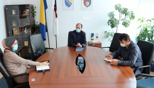 Dodatno jačati poziciju Ureda za borbu protiv korupcije i upravljanja kvalitetom