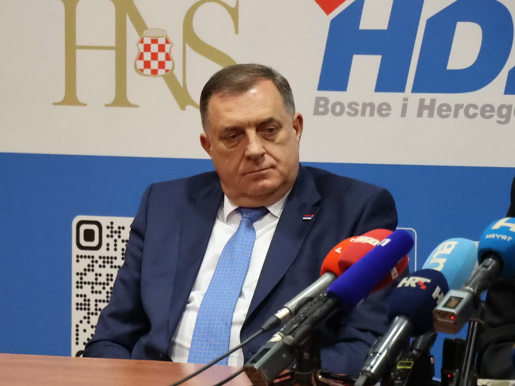 Dodik: Ako Schmidt nešto nametne, to je kraj EU puta