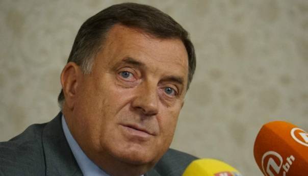Dodik: BiH neodrživa zemlja, budžet dobija u avgustu