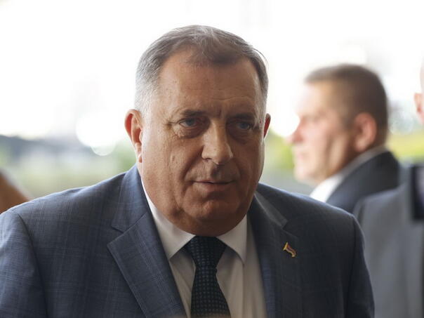 Dodik Blinkenu: Nisam opasnost, šta to treba da uradim?