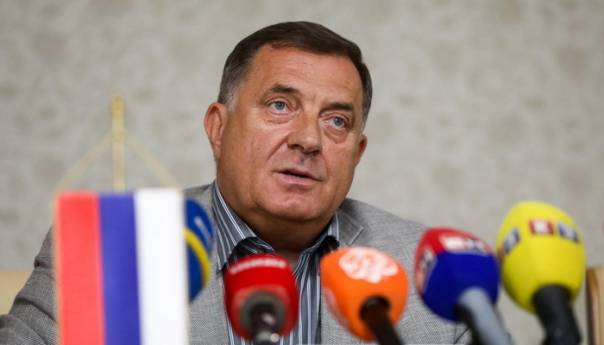 Dodik čestitao Božić kardinalu Puljiću i svim rimokatoličkim vjernicima