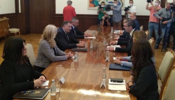 Dodik, Cvijanović i Višković sa Vučićem u Beogradu