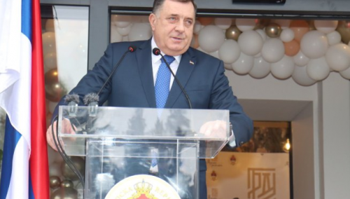 Dodik: Dan RS će se slaviti, ne zanimaju nas 'turisti' poput Schmidta