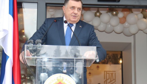 Dodik: Dan RS će se slaviti, ne zanimaju nas 'turisti' poput Schmidta