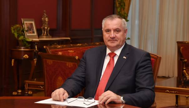 Dodik danas uručuje mandat Viškoviću za sastav Vlade RS