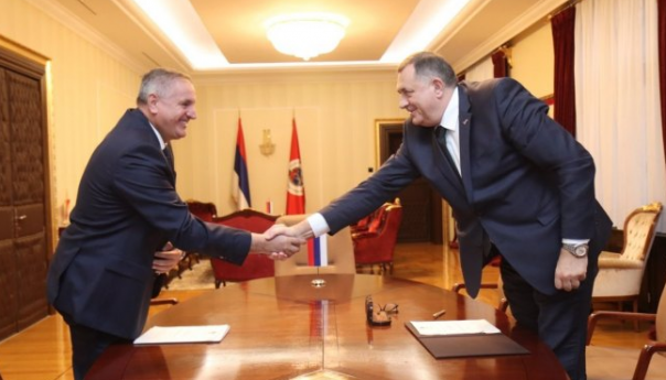 Dodik dao mandat Viškoviću: Ima podršku 56 zastupnika
