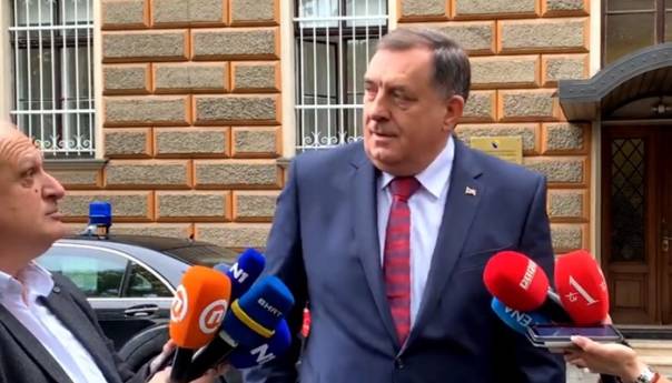 Dodik: Dobro da je Ashdown upokojen, pjevat ćemo 'Nema te više Alija'
