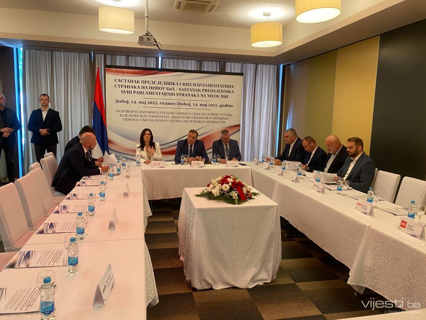 Dodik doživio fijasko u Doboju, na sastanku samo odani saradnici