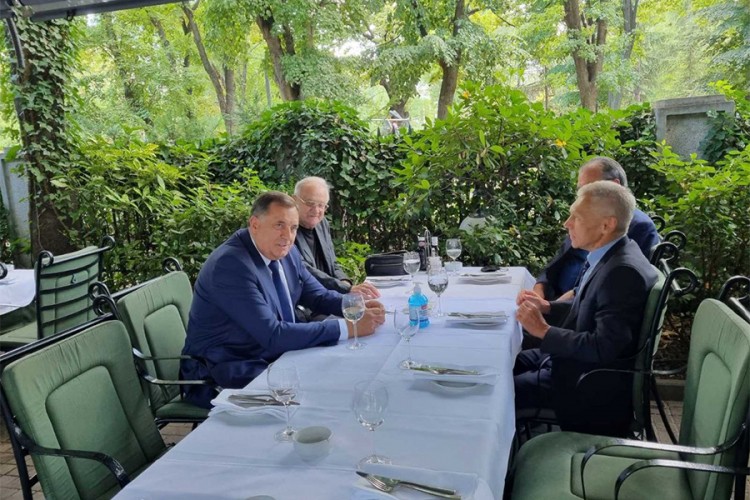 Dodik i Bocan Harčenko na radnom ručku