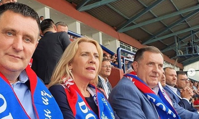 Dodik i Cvijanovićeva bodre Borac sa tribina