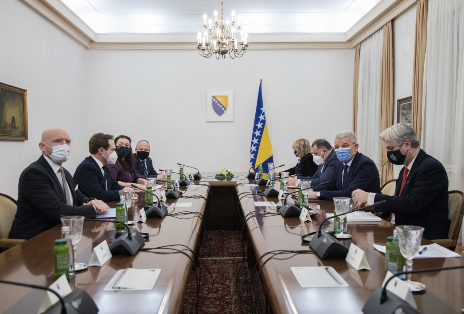 Dodik i Džaferović primili britanske zastupnike