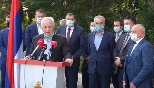 Dodik i Šarović dali podršku organizaciji ratnog zločinca