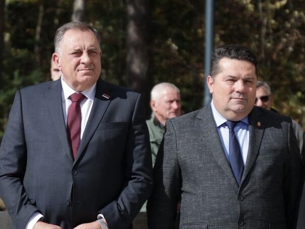 Dodik i Stevandić izrazili saučešće porodici zločinca Mladića