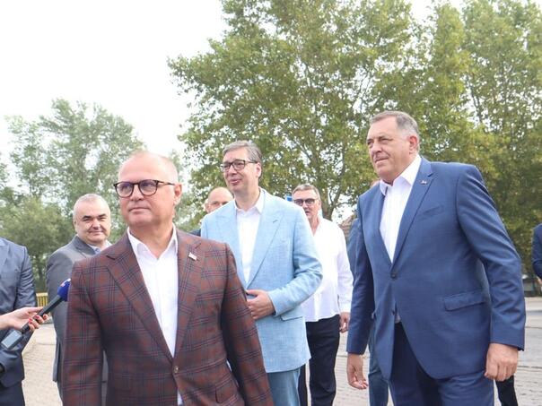 Dodik i Vučić na GP Karakaj: Ne doživljavamo ovo kao granični prelaz