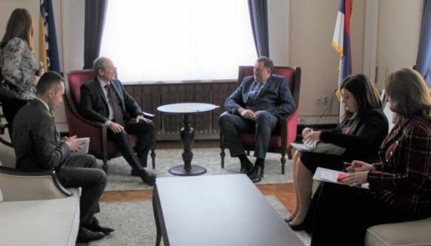 Dodik informirao Papandreoua o posebnoj sjednici Narodne skupštine RS-a