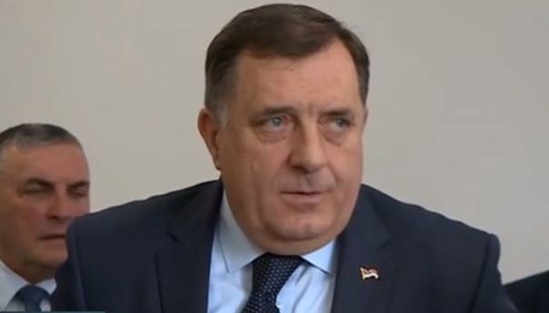 Dodik: Izmjenama Poslovnika zaustaviti haos u NSRS