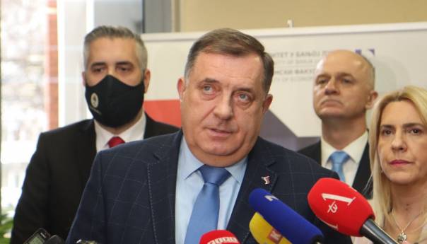 Dodik: Komšićeva posjeta Kosovu prst u oko Srbiji i RS