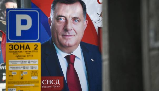 Dodik na bilbordima širom Beograda