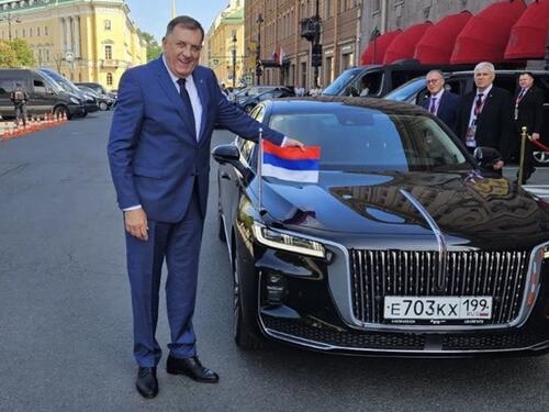 Dodik na Forumu u Sankt Peterburgu, najavljen sastanak sa Putinom