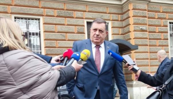 Dodik na sastanku s Baerbock: Nemamo plan da se otcijepimo