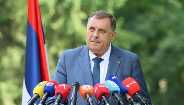 Dodik: Na sceni je rušenje mene i Vučića, RS odbacuje Schmidta i njegove odluke