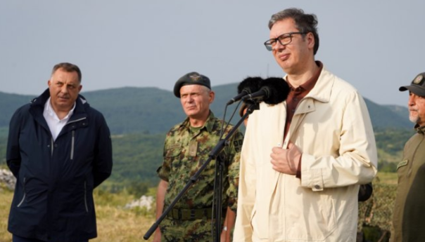 Dodik nakon Milanovića s Vučićem razgledao oružje u Srbiji