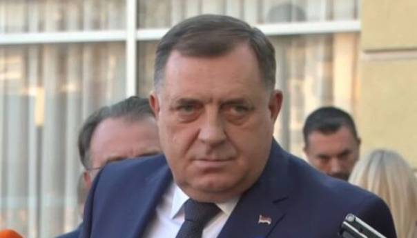 Dodik nakon sastanka: Ne odustajemo od imovine