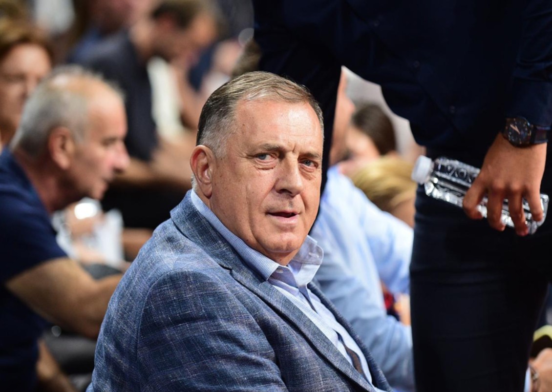 Dodik bulaznio nakon što je izviždan u Beogradu: "Oni nisu Srbi, to su plaćenici..."