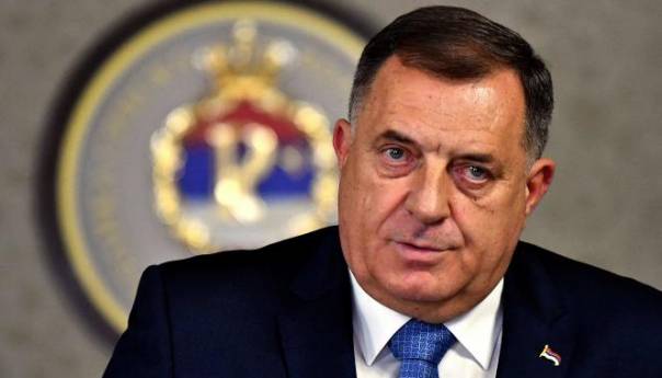 Dodik: Narednih godina defilei će biti organizovani u drugim gradovima
