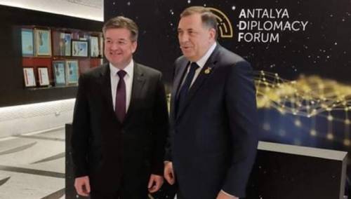 Dodik: Neće Schmidt određivati hoću li u političku penziju
