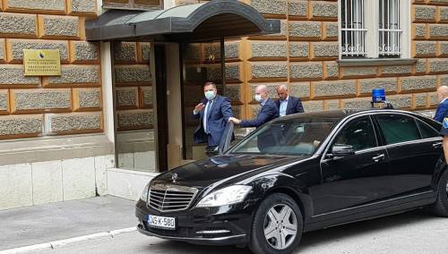 Dodik neće više davati izjave ispred zgrade Predsjedništva