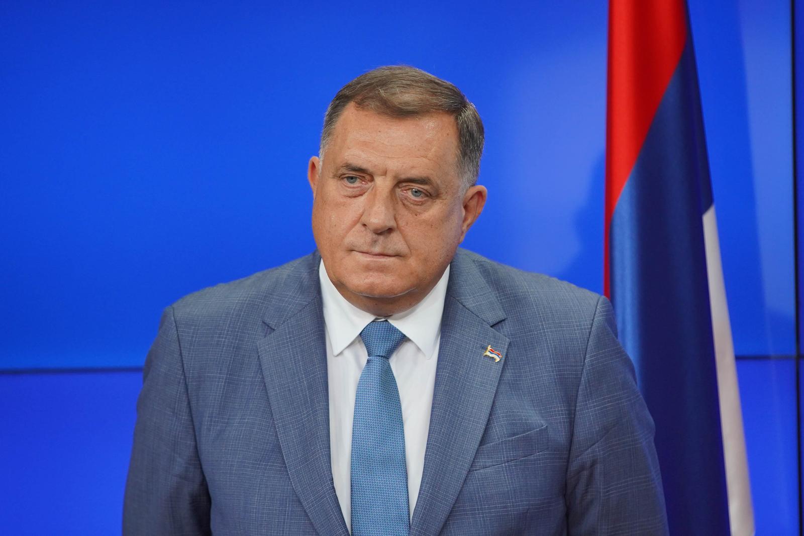 Dodik nervozan zbog Schmidta: Kada je kraj?
