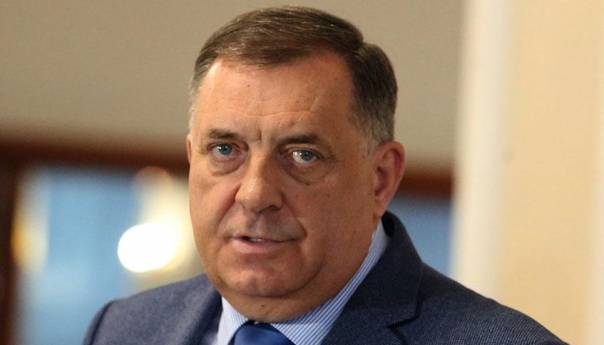 Dodik nervozno zaključuje: Obraćanje Schmidta rezultat nemoći Zapada