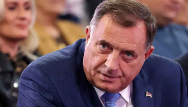 Dodik: Nisu Srbi ginuli braneći svoju imovinu da bi je Schmidt, Murphy i Bakir krčmili
