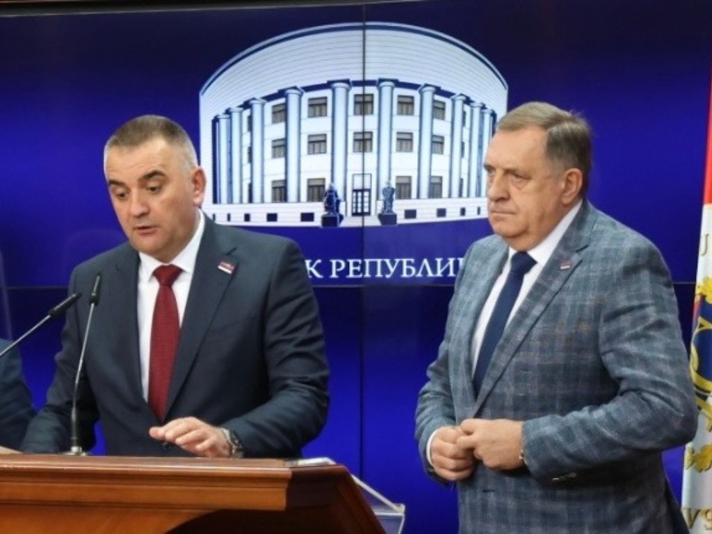 Dodik napao novinara BHRT-a: "Vrati taj mikrofon, haj vozi ..."
