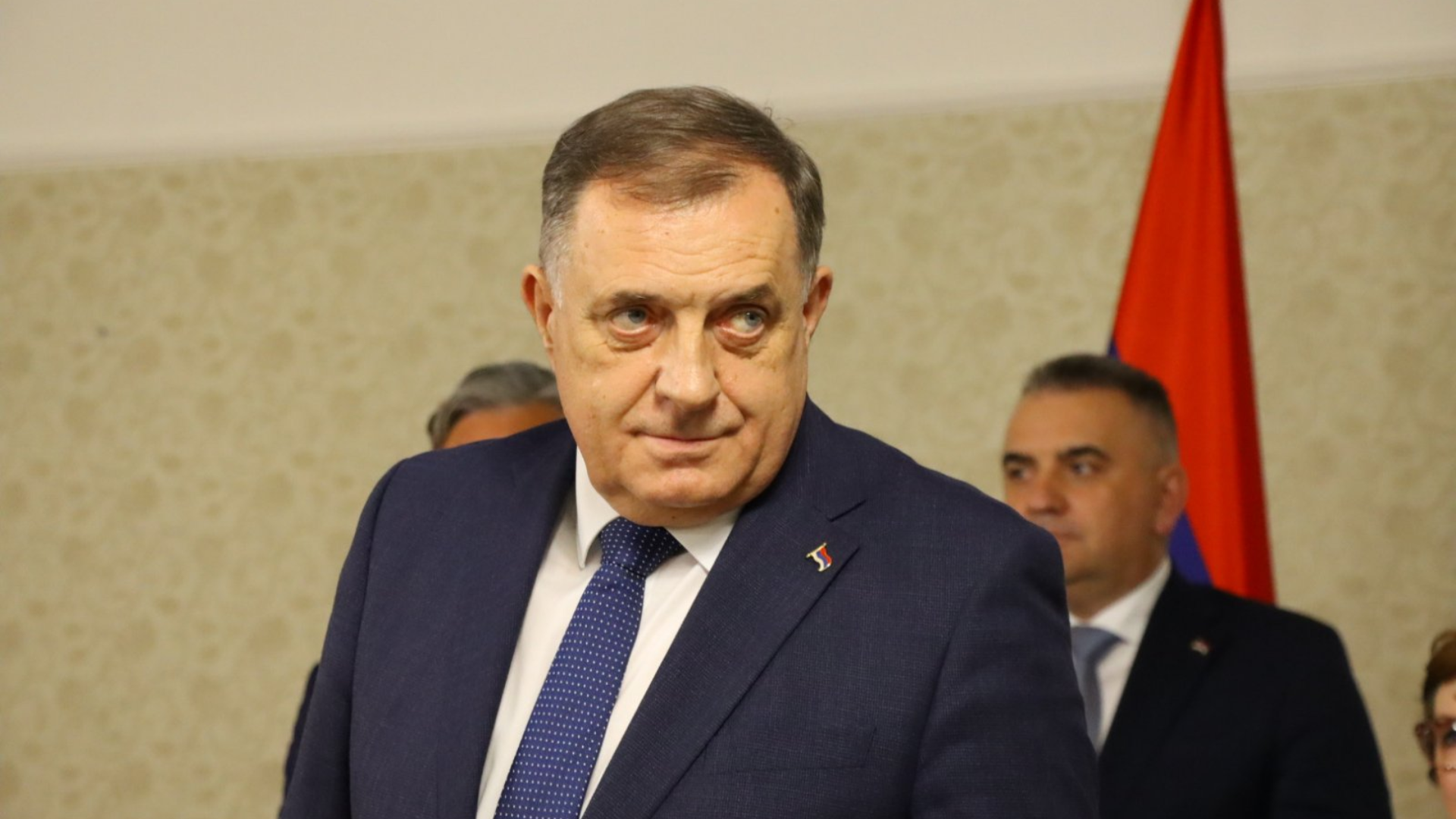 Dodik o non-paperu: Još jedan avanturistički pristup